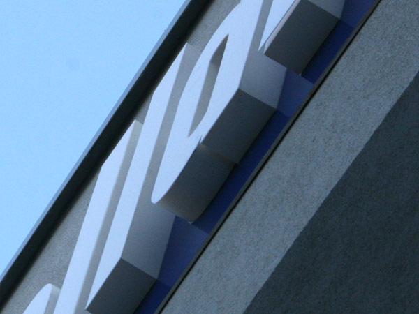 Wykonujemy litery i logo przestrzenne na budynek